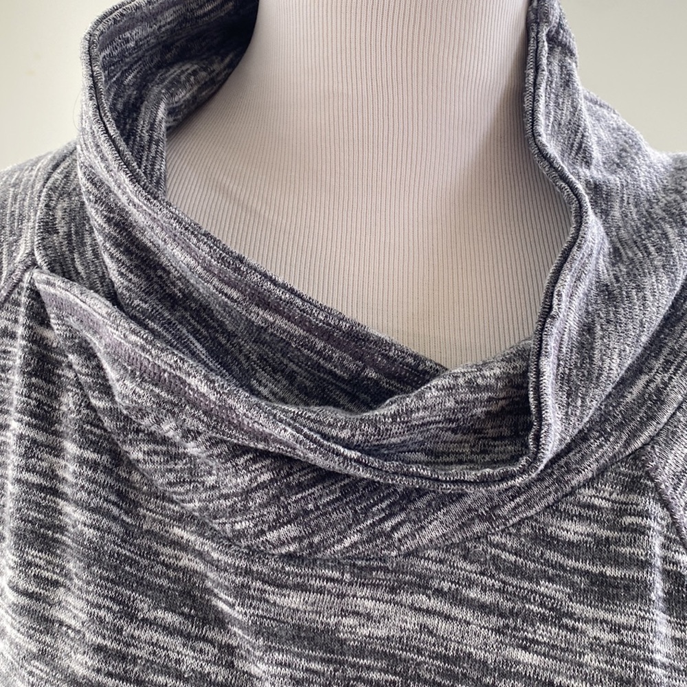 Athleta pullover - Picture 3 of 8